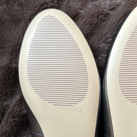 NWOB TALBOTS Ryan Quilted Metallic Silver Leather Flats Sz 6 - Picture 8 of 12